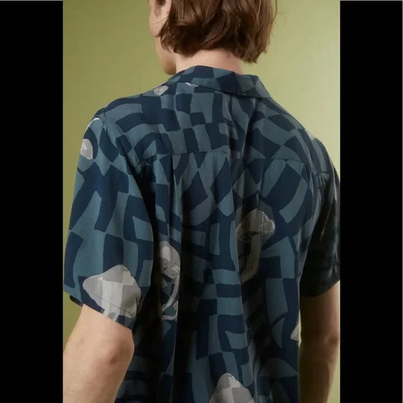 UO Warped Shroom Camp Shirt, Teal, S, M, L, and XL, NWT - Picture 4 of 11